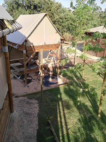 Camping Rural Montori Ultramort